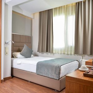 Large Single Room